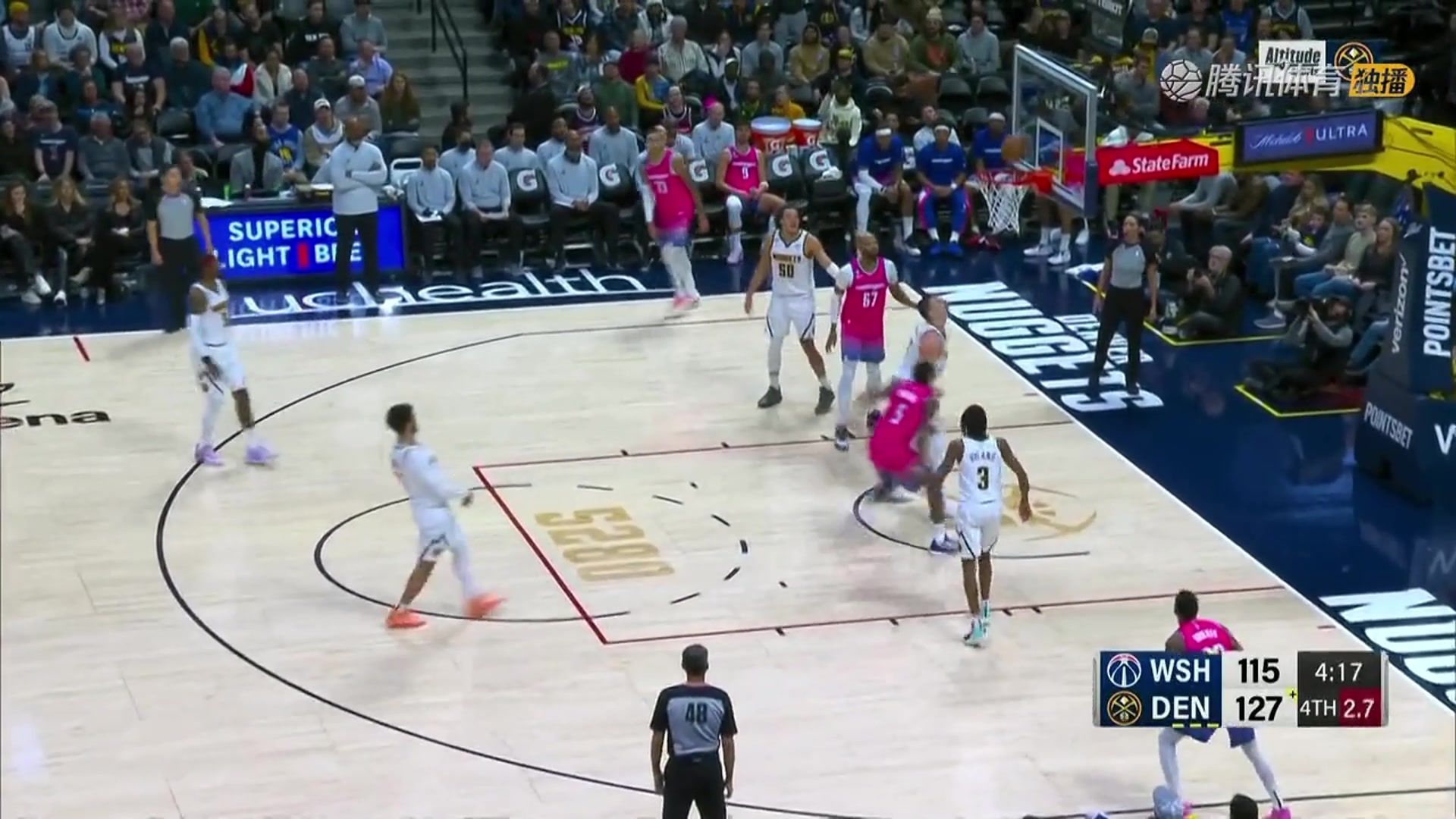 和我一隊沒這么厲害？巴頓在約基奇頭上搶到前場籃板霸氣補籃得手（約翰·巴頓）