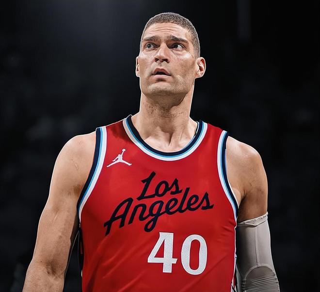 2年1800萬(wàn)美金！聯(lián)盟第1！NBA轉(zhuǎn)型最成功的老將，哈登沖冠需要你